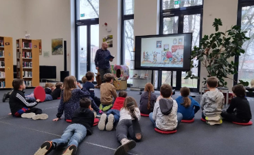 Katzenklasse in der Bibliothek_1